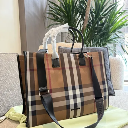 バーバリー ス ハンドバッグ