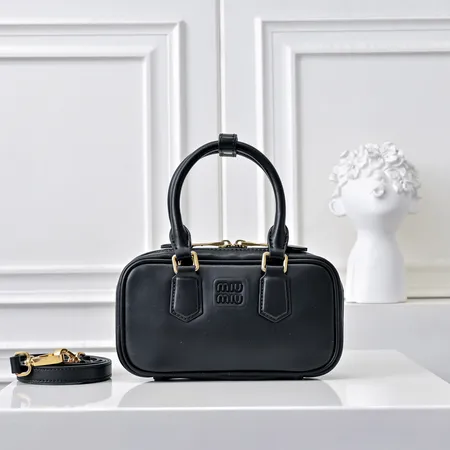 ミュウミュウ ハンドバッグ