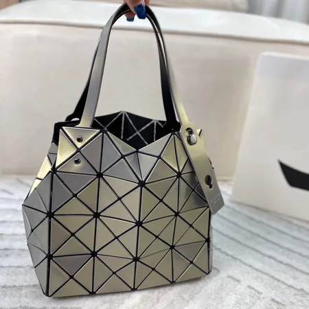 イッセイ ミヤケ ハンドバッグ