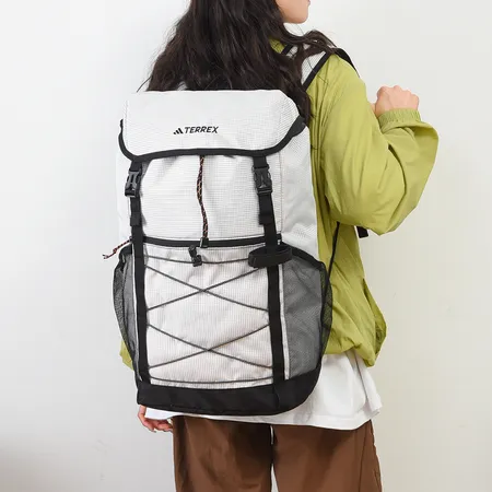 カウズ リュックサック