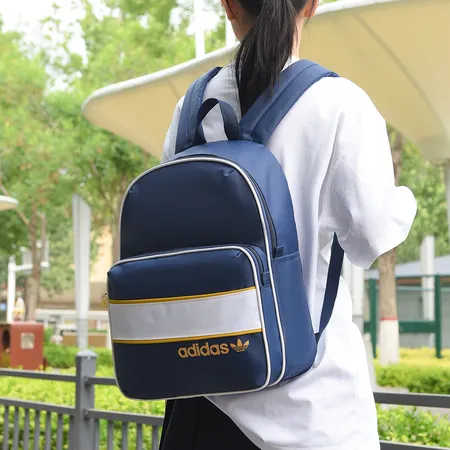 カウズ リュックサック