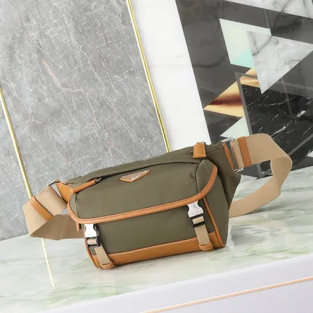 プラダ ショルダーバッグ