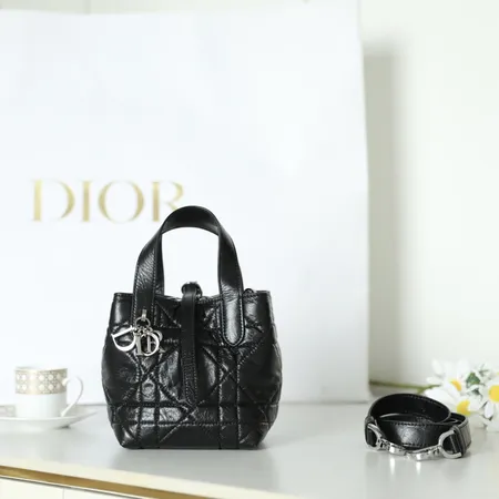 ディオール ハンドバッグ
