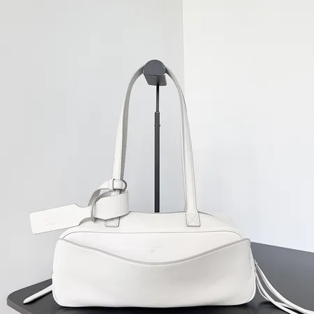 バレンシアガ ショルダーバッグ