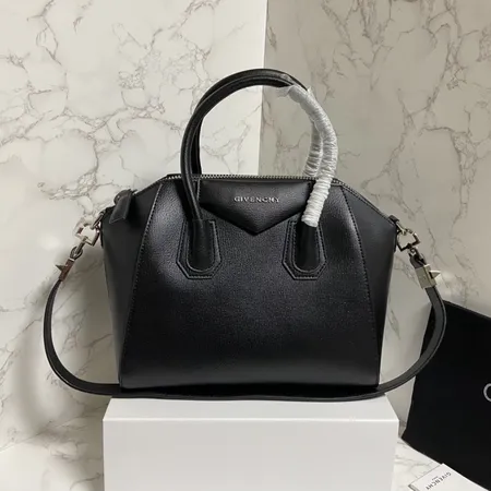 ジバンシィ ハンドバッグ