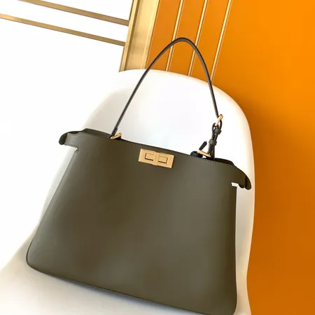 フェンディ ハンドバッグ