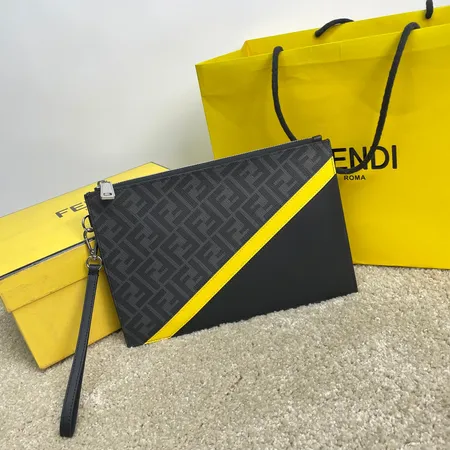 フェンディ ハンドバッグ