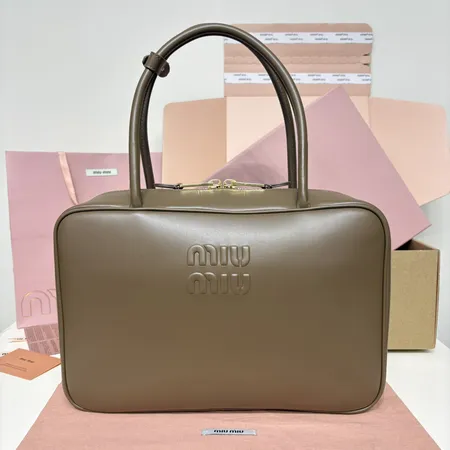 ミュウミュウ ショルダーバッグ