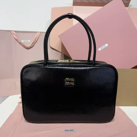 ミュウミュウ ショルダーバッグ