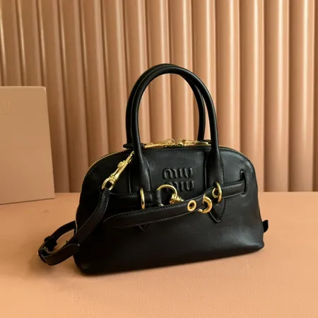 モスキーノ ハンドバッグ