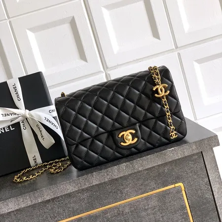 シャネル ショルダーバッグ