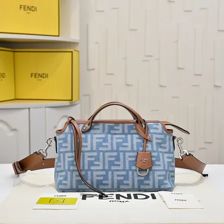 フェンディ ショルダーバッグ