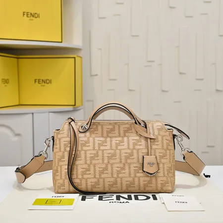 フェンディ ショルダーバッグ