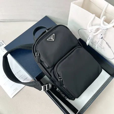 プラダ ショルダーバッグ