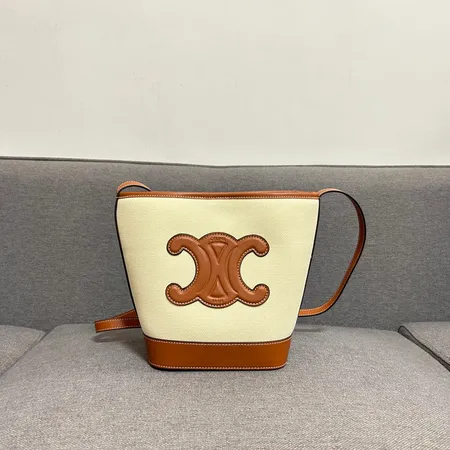 セリーヌ ショルダーバッグ