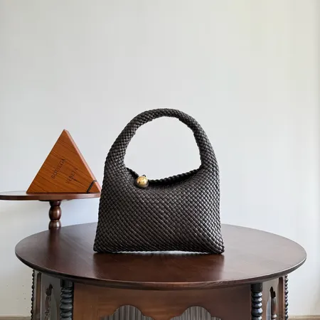 ボッテガ ヴェネタ ハンドバッグ