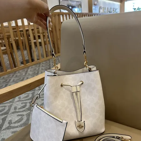 コーチ ショルダーバッグ