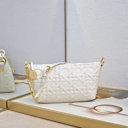 ロエベ ショルダーバッグ