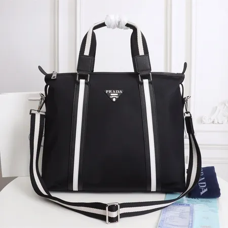 プラダ ハンドバッグ