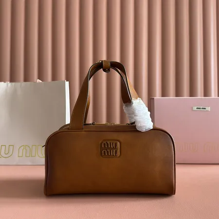 ミュウミュウ ハンドバッグ