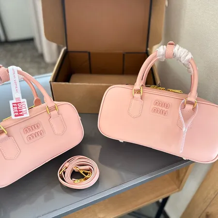 ミュウミュウ ハンドバッグ