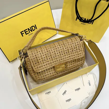 フェンディ ショルダーバッグ