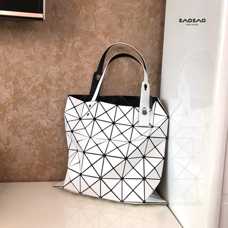 イッセイ ミヤケ ハンドバッグ