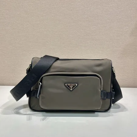 プラダ ショルダーバッグ