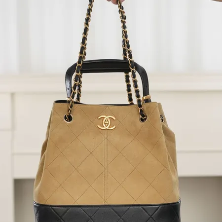 シャネル ハンドバッグ