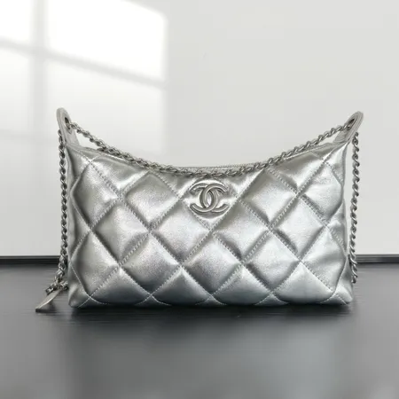 シャネル ショルダーバッグ