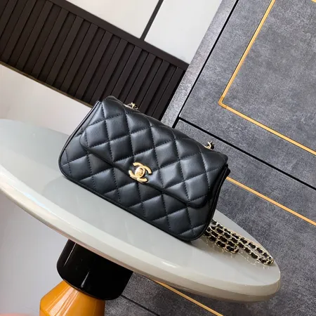 シャネル ショルダーバッグ