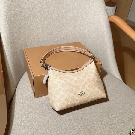 フェンディ ショルダーバッグ