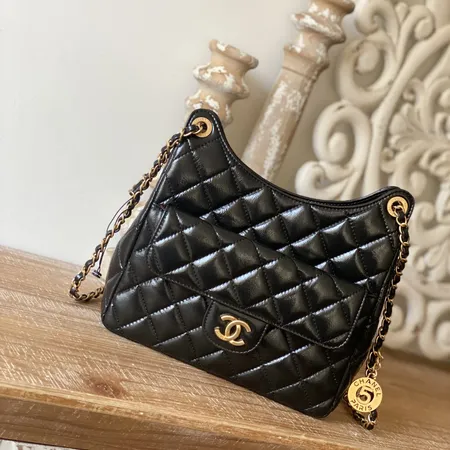シャネル ショルダーバッグ