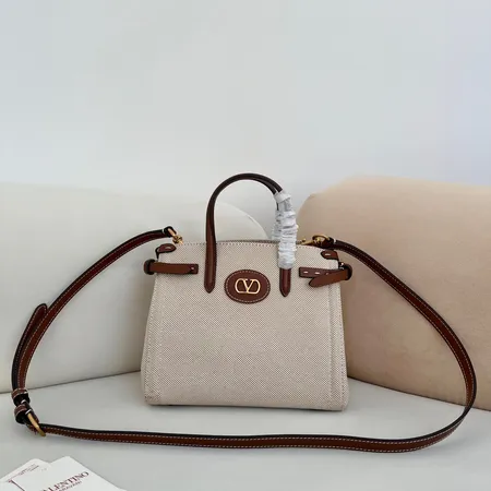 ヴァレンティノ ハンドバッグ