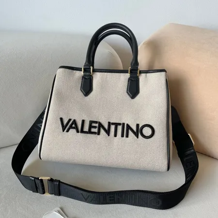 フェラガモ ハンドバッグ