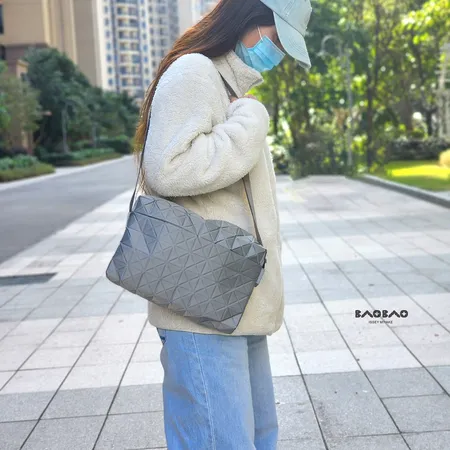 イッセイ ミヤケ ハンドバッグ