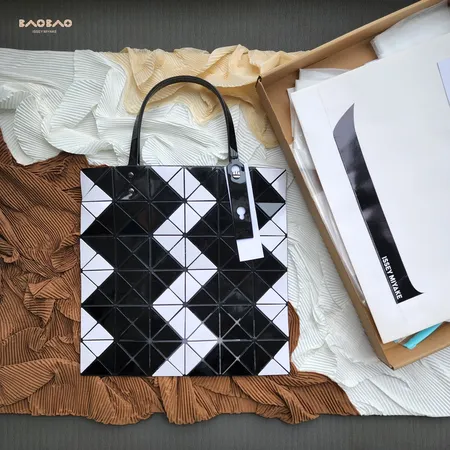 イッセイ ミヤケ ハンドバッグ