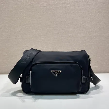 プラダ ショルダーバッグ