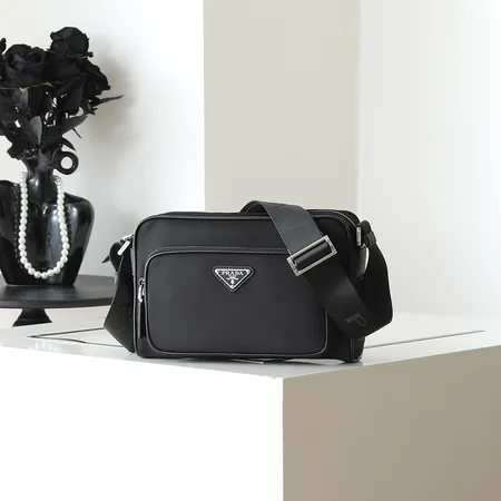 プラダ ショルダーバッグ