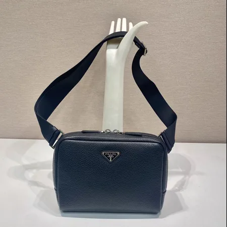 プラダ ショルダーバッグ