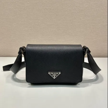 プラダ ショルダーバッグ