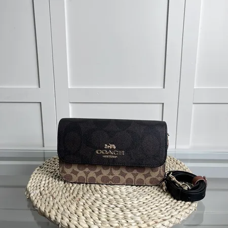 コーチ ショルダーバッグ