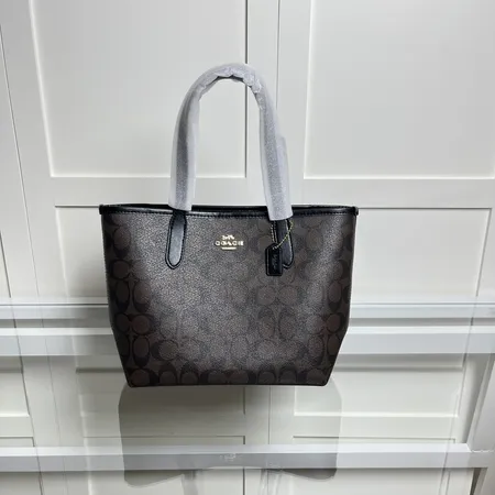 コーチ ハンドバッグ