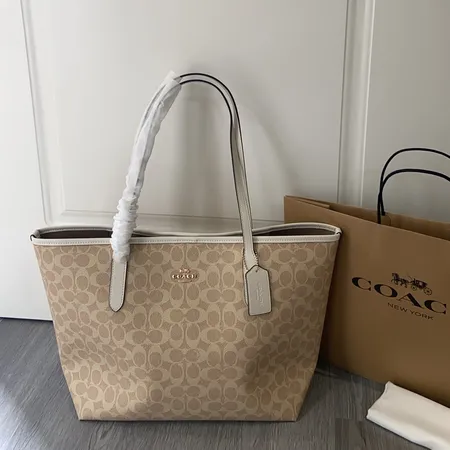 コーチ ハンドバッグ