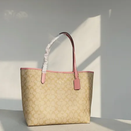 コーチ ハンドバッグ