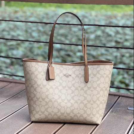 コーチ ハンドバッグ