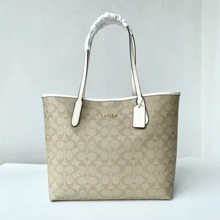 コーチ ハンドバッグ