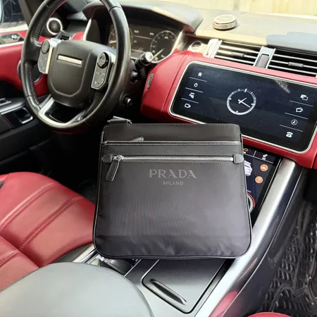 プラダ ショルダーバッグ
