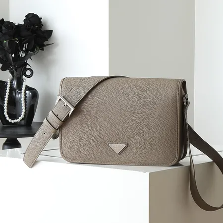 プラダ ショルダーバッグ