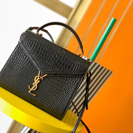 イブサンローラン ショルダーバッグ